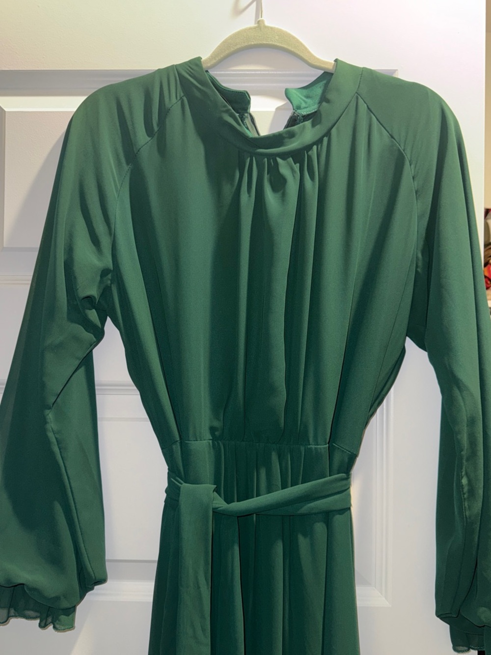Timeless Green Long-Sleeve Midi Dress with Waist Tie